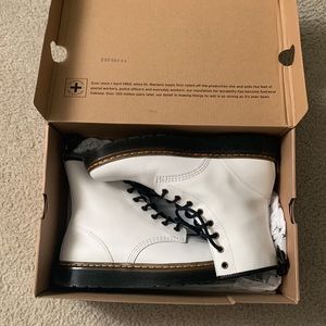 WOMEN'S DR. MARTENS ZAVALA COMBAT BOOTS